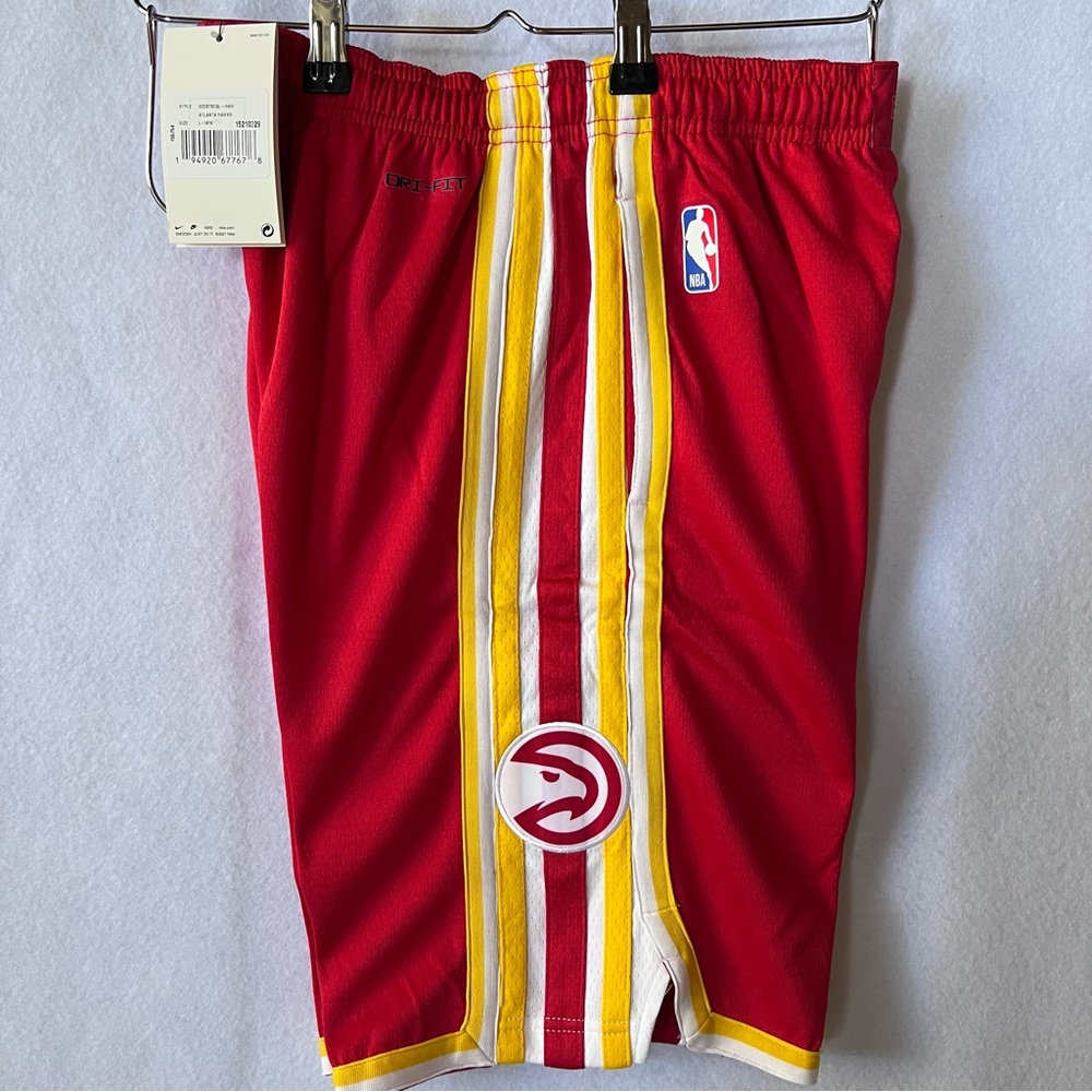 Nike Atlanta Hawks Red Shorts Youth 14/16 Large